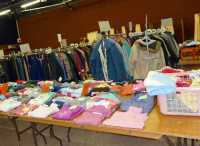Bourse aux vêtements homme femme enfant