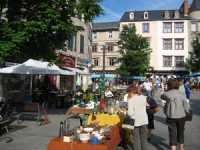 MARCHE A LA BROCANTE