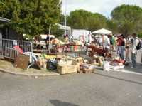 Grand vide-greniers des supporters du Rugby.