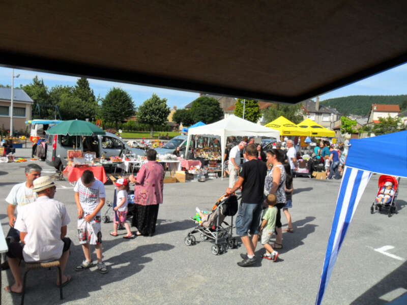 Videgrenier seminocturne & fÃªte de la musique à SaintsulpicelauriÃ
