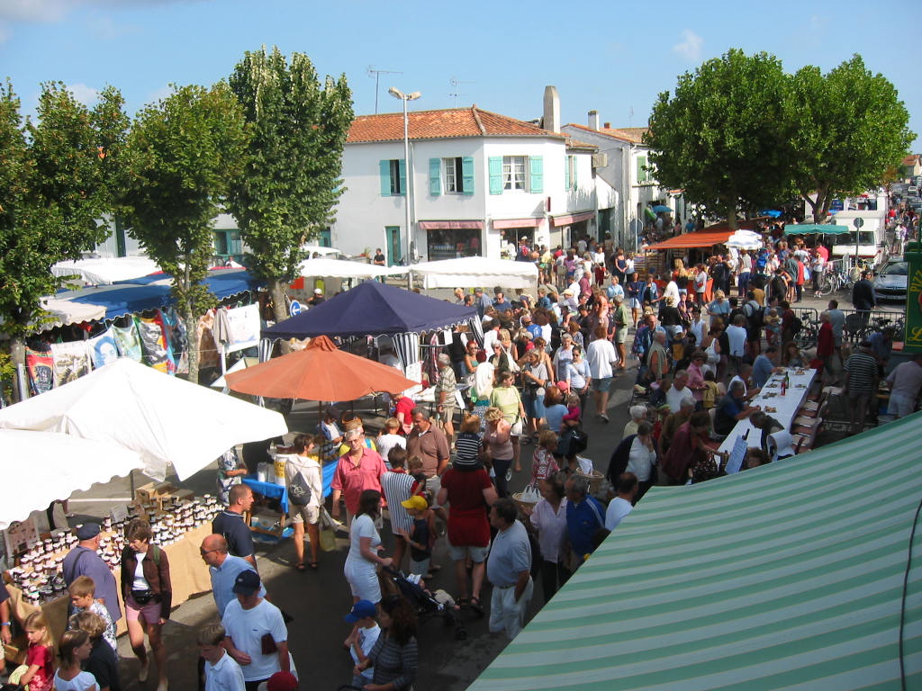 BROCANTE à SaintemariederÃ© Brocante 17